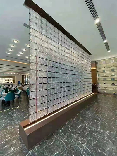 不銹鋼玻璃屏風(fēng)